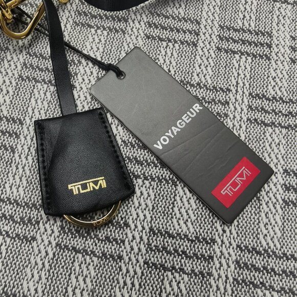 NWT Tumi Voyageur Women's Compact Crossbody Bag | Lightweight Round Purse - Picture 6 of 7